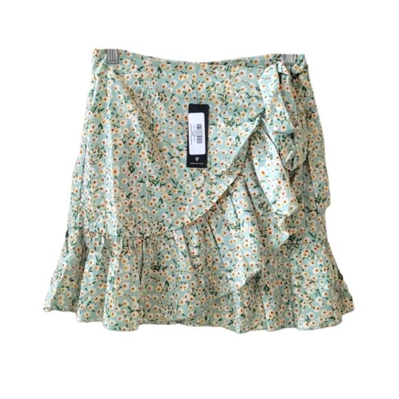 Lulu's Flourishing Dreams Mint Green Floral Print Wrap Mini Skirt L NWT - Picture 5 of 8